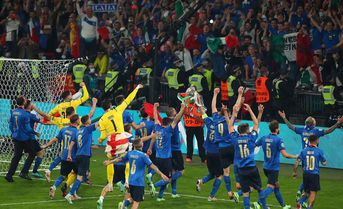 欧洲杯选手刷新世界纪录，震撼全场