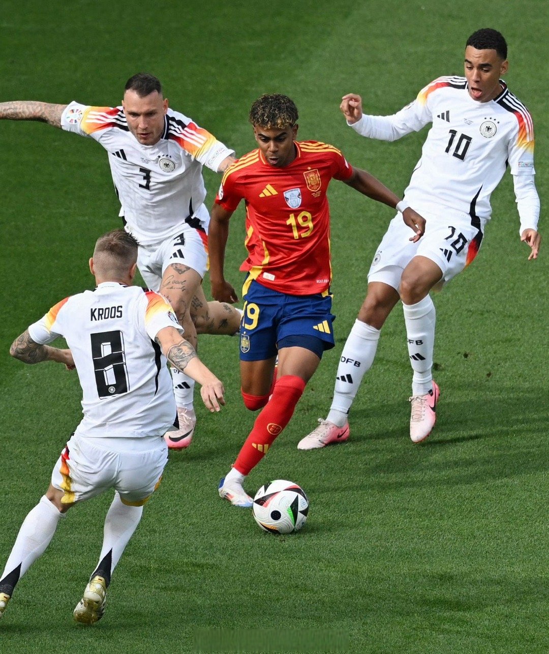 西班牙横扫荷兰,孙兴慜刷新纪录 西班牙横扫荷兰,孙兴慜刷新纪录