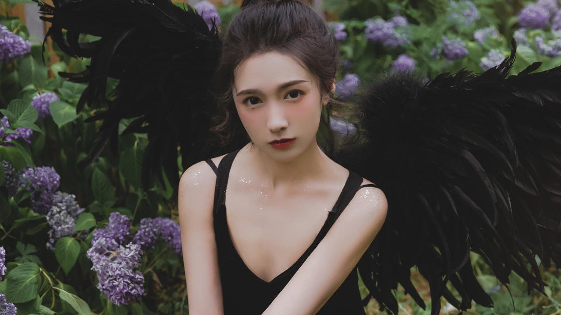 这是一篇为您定制的文章,标题紧扣唯一性与戏剧性,内容围绕您给出的关键词展开